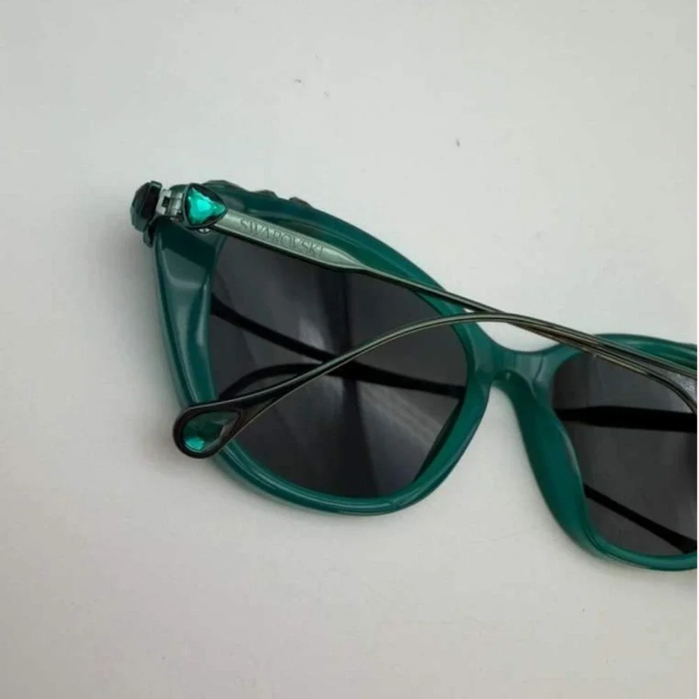 Swarovski Cat Eye Sunglasses Green Crystal‎ Embellished Frame Authentic Luxury